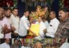 वेंगुर्ले गाडीअड्डा आणि पोलिस स्टेशन येथील सार्वजनिक गणेशोत्सवाला पालकमंत्री नितेश राणे यांनी भेट देऊन घेतले गणरायाचे दर्शन