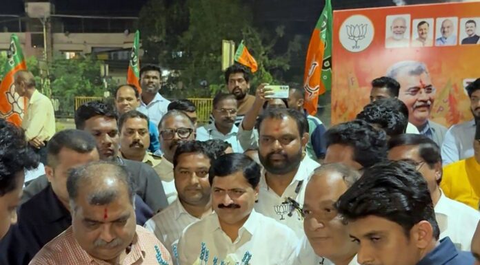 भाजपचे प्रदेशाध्यक्ष रवींद्र चव्हाण यांची भाजपच्या चिपळूण जनसंपर्क कार्यालयाला सदिच्छा भेट