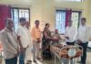 पंतप्रधान नरेंद्र मोदी यांच्या वाढदिवसानिमित्त डेरवण वालावलकर रुग्णालयातील रुग्णांना फळवाटप