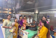 रवींद्र चव्हाण यांच्या वाढदिवसानिमित्त सावंतवाडीत रुग्णांना फळवाटप