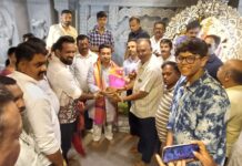 पालकमंत्री ना. नितेश राणे यांनी घेतले ‘बांद्याच्या बाप्पा’ चे दर्शन