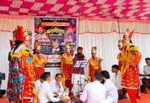 शक्तितुरा रंगला; मंडणगडात कलगीतुऱ्याची रंगतदार जुगलबंदी