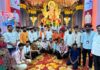 गणरायाच्या चरणी नतमस्तक होत आ. शेखर निकम यांची सार्वजनिक गणेश मंडळांना भेट