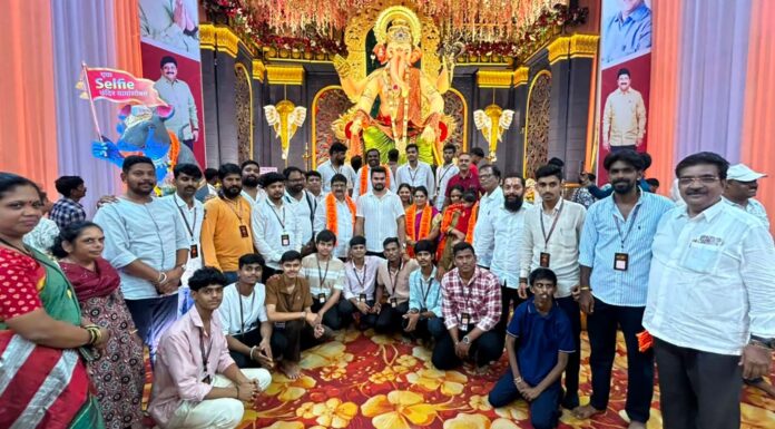 गणरायाच्या चरणी नतमस्तक होत आ. शेखर निकम यांची सार्वजनिक गणेश मंडळांना भेट
