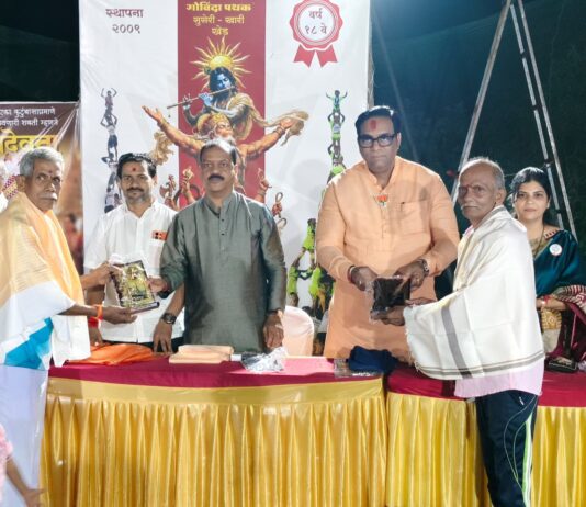 ८ थरांची भव्य मानवी रचना उभारत खेमनाथ गोविंदा पथकाने जिंकली दाद