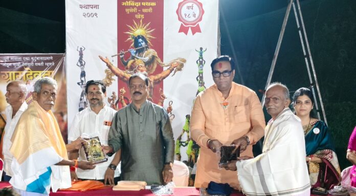 ८ थरांची भव्य मानवी रचना उभारत खेमनाथ गोविंदा पथकाने जिंकली दाद