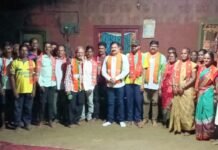 कोंडसर खुर्द येथील शेडेकरवाडीतील प्रमुख ग्रामस्थांसह अनेक ग्रामस्थांचा भाजपात प्रवेश उपसभापती अभिजित गुरव यांच्या नेतृत्वावर विश्वास व्यक्त