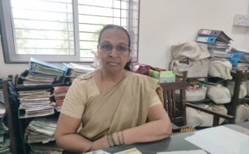 संघर्षाच्या खडतर वाटेवर मायेची सावली माझी आई – दिपाली दाते