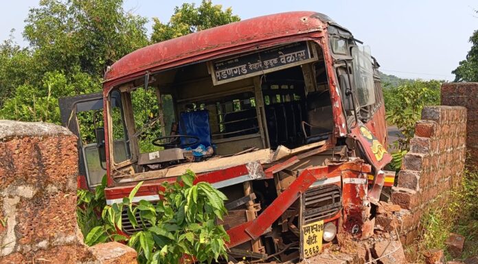 BREAKING: मंडणगड–वेळास एसटीला मालेगाव वळणावर अपघात; तीन प्रवासी जखमी