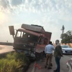 ब्रेक फेल झालेल्या ट्रकचा भोस्ते घाटात भीषण अपघात