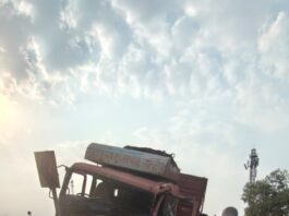 ब्रेक फेल झालेल्या ट्रकचा भोस्ते घाटात भीषण अपघात