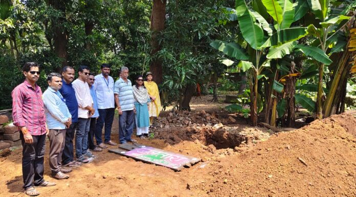 चिंदर येथील वनराई बंधारा; जलतारा खड्ड्यांची अतिरिक्त मुख्य कार्यकारी अधिकारी शीतल पुंड यांच्या कडून प्रत्यक्ष पाहणी