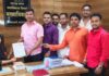 कणकवली शहरातील उड्डाणपुलाखालील जागा स्थानिक विक्रेत्यांनाच द्या