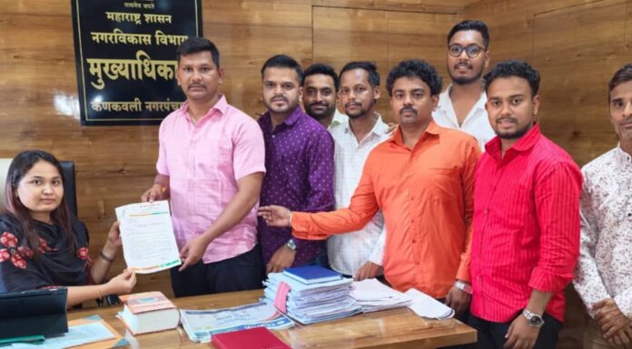 कणकवली शहरातील उड्डाणपुलाखालील जागा स्थानिक विक्रेत्यांनाच द्या