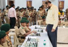 भोसले सैनिक स्कूलमध्ये सायमल्टेनिअस चेस प्ले