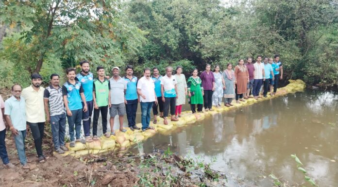 जलसंधारणाचा ध्यास, पाणीबचतीचा निर्धार! मालवण नगरपरिषदेकडून देऊळवाडा येथे बंधाऱ्याची उभारणी!