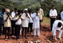 चिखलवाळ-बेरडकी येथे समाजमंदिराचे उत्साहात भूमिपूजन