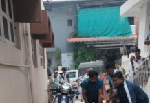 पेठमाप परिसरात लोकवस्तीत मगर; वन विभागाच्या पथकाकडून सुरक्षित रेस्क्यू