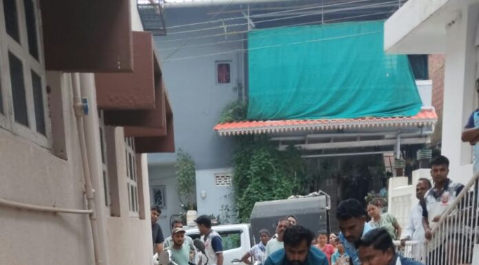 पेठमाप परिसरात लोकवस्तीत मगर; वन विभागाच्या पथकाकडून सुरक्षित रेस्क्यू