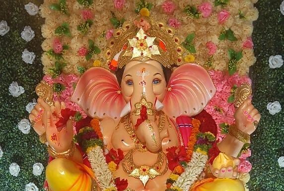 देवरूख पोलीस ठाण्याच्या २१ दिवसांच्या देवरूखचा राजाची ६५ वर्षांची परंपरा; २१ दिवस बाप्पाच्या भक्तीचा जागर