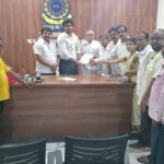 वन्यप्राण्यांमुळे होणाऱ्या नुकसानीची रक्कम वाढवून द्या