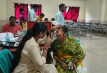 युवासेना सहसचिव प्रद्युम्न माने यांच्या पुढाकाराने साडवली येथे मोफत नेत्र तपासणी व मोतीबिंदू शस्त्रक्रिया शिबिर संपन्न