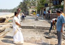 चिवला बीच रस्ता दुरुस्ती काँक्रिटीकरण कामाची नगराध्यक्षा ममता वराडकर यांच्याकडून पाहणी!