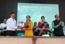 सावर्डे विद्यालयातील २२५ विद्यार्थ्यांना चार लाखांचे आयडियल स्टडी ॲप मेहनत घ्या, यश मिळवा!;