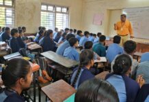 नामजोशी कनिष्ठ महाविद्यालयात फार्मासी मधील करिअर बाबत मार्गदर्शन