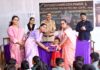 बाल जलतरणपटू वेदा सरफरे, उपविभागीय पोलीस अधिकारी सुरेश कदम यांचा लांजा येथे गौरव