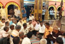 श्री दिर्बादेवी मंदिरासाठी संदेश उर्फ गोटया सावंत यांची पाच लाखांची देणगी