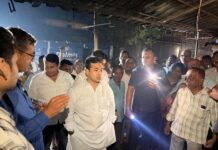 शेर्लेत पालकमंत्री ना. नितेश राणे यांच्याकडून जळीत दुकानाची पाहणी